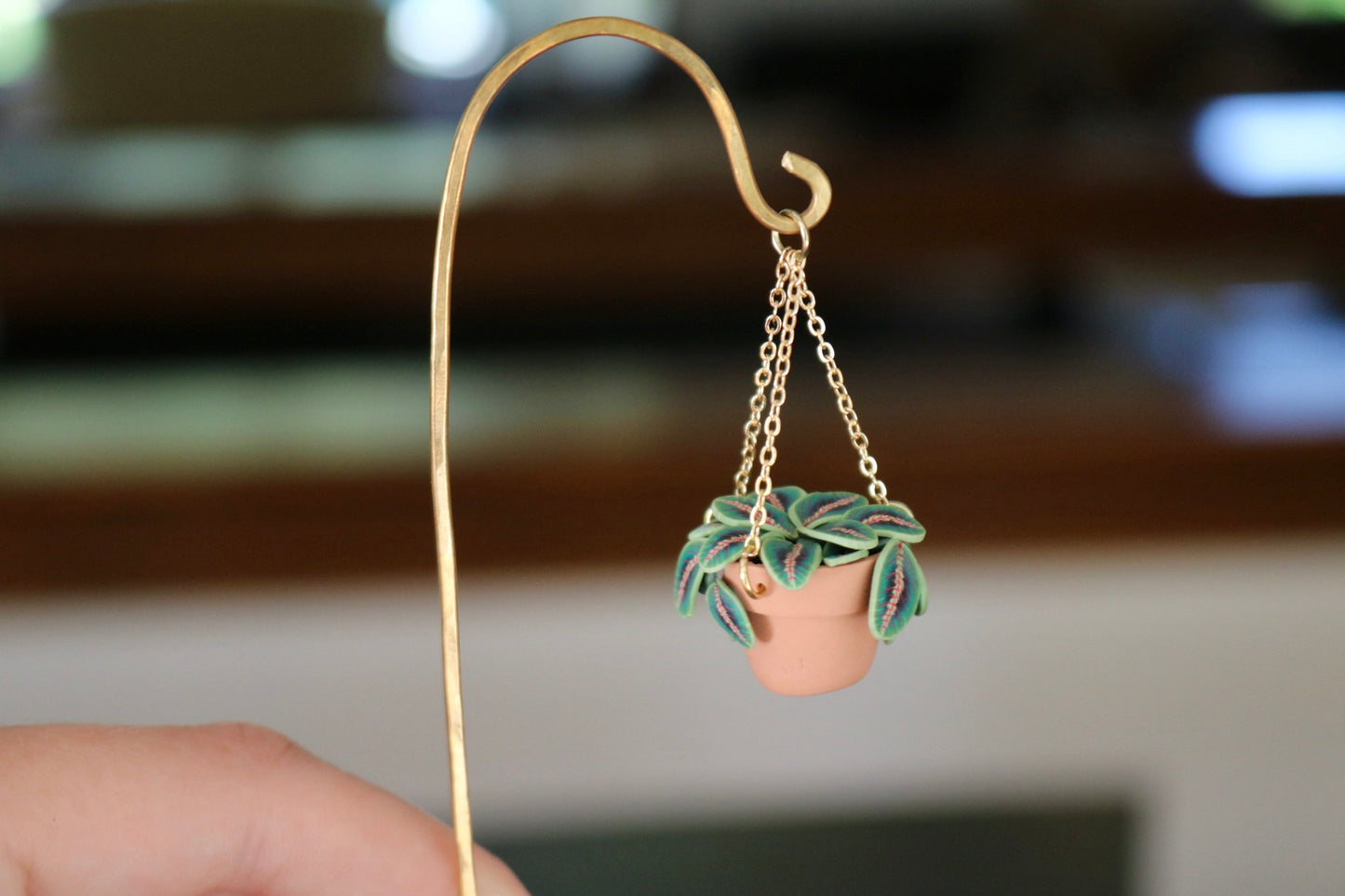 Prayer Plant Charm With Chain Hanger